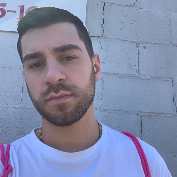 Meet your Posher, Lisa - Picture 4 of 8